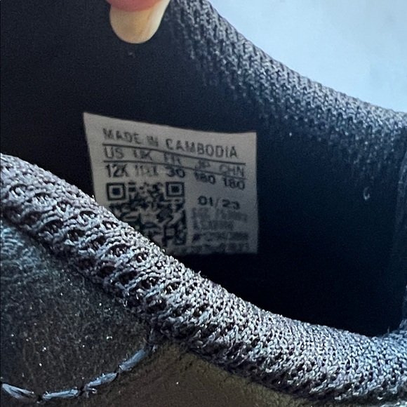 Adidas Kids Black and Blue Soccer Cleats - Picture 6 of 6